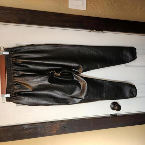 21 Saints Women's fleece lined faux leather joggers elastic waist black- size XS - Picture 4 of 9